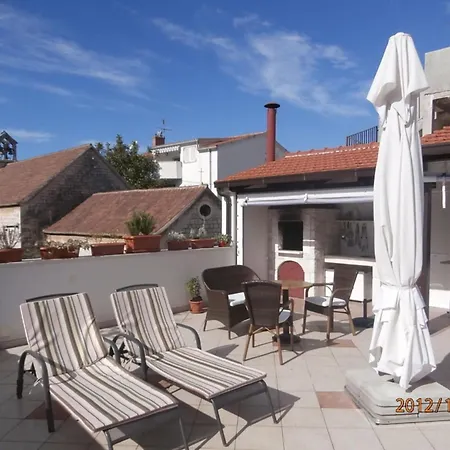 Apartament Klaudija S Charming & - Attic Trogir